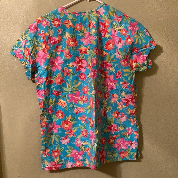 Floral scrub top - Picture 4 of 4
